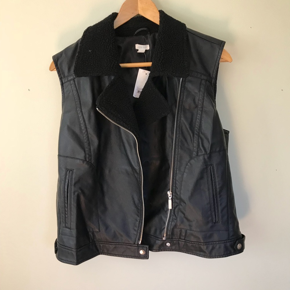 NWT Wild Pearl Black Faux Shearling Moto Vest